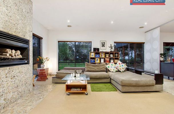 9 The Dress Circle, Oaklands Junction