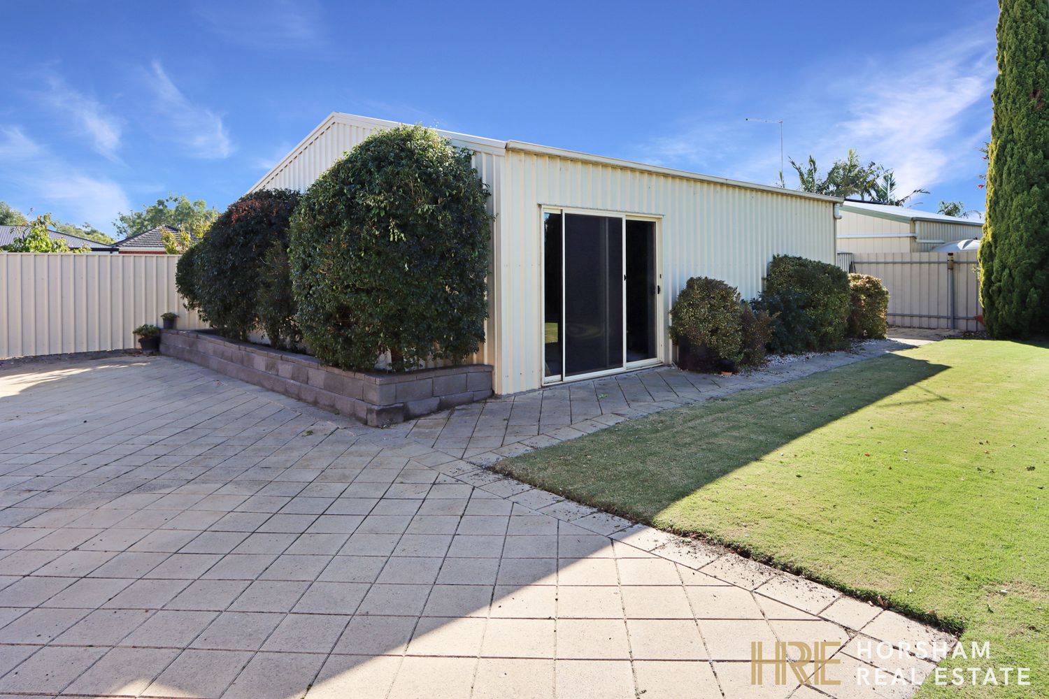 16 Burnett Street, Horsham