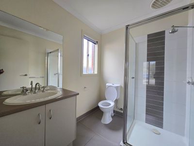7 Romek Way, Truganina