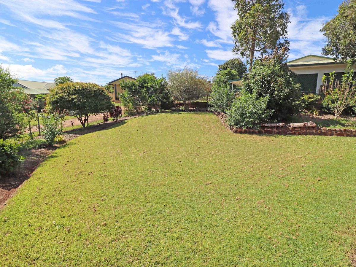 1 Paula Close, Atherton