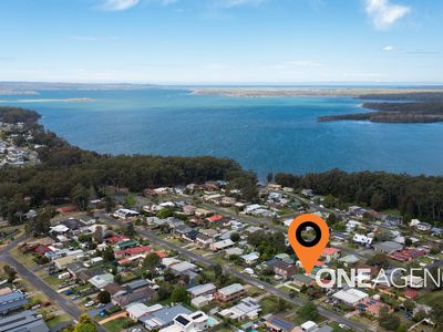 12 Dorothy Avenue, Basin View