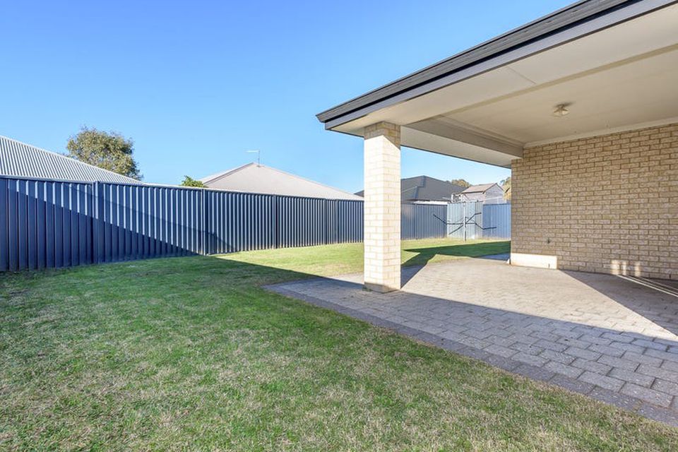 14 Callistemon Gardens , Baldivis
