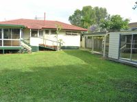 8 Albert Street, Woodridge