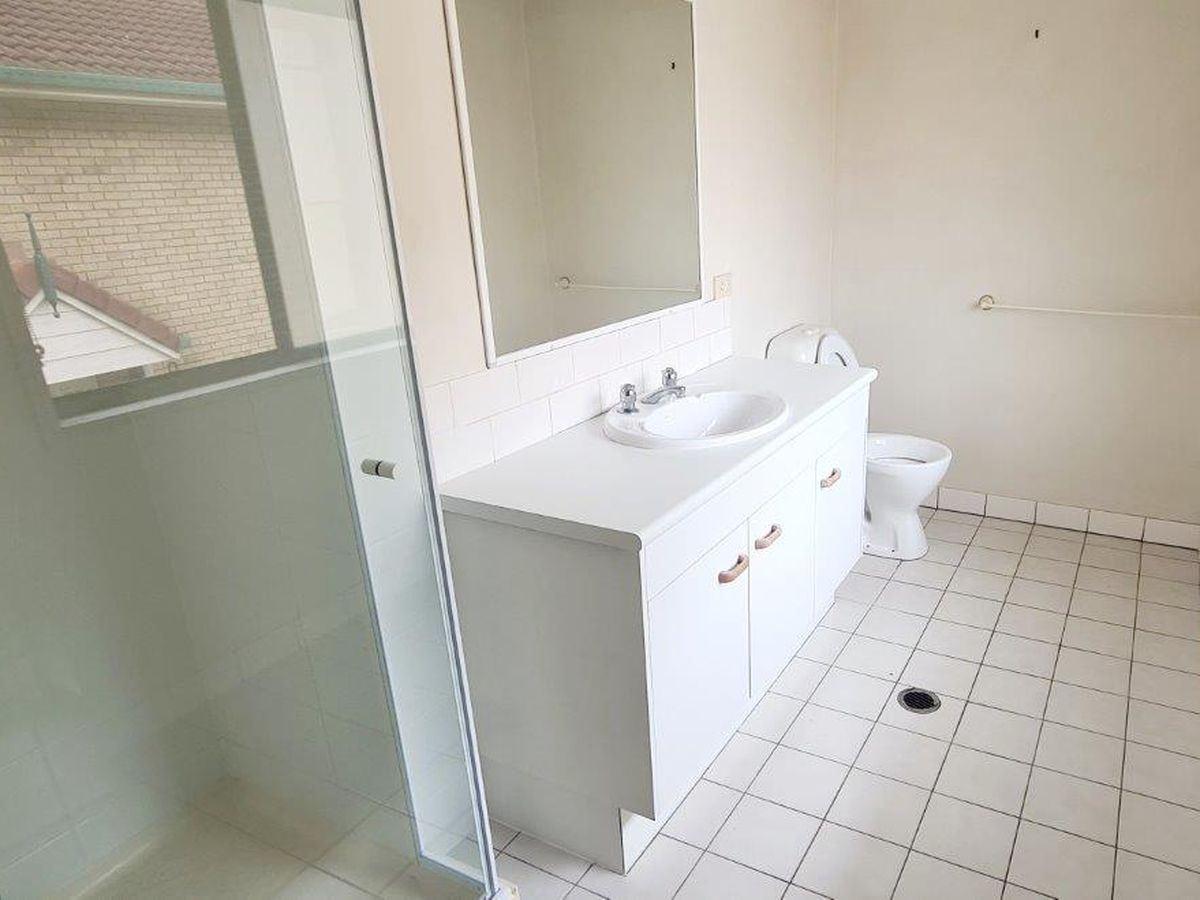2 / 8-12 Quinn Street, Toowong