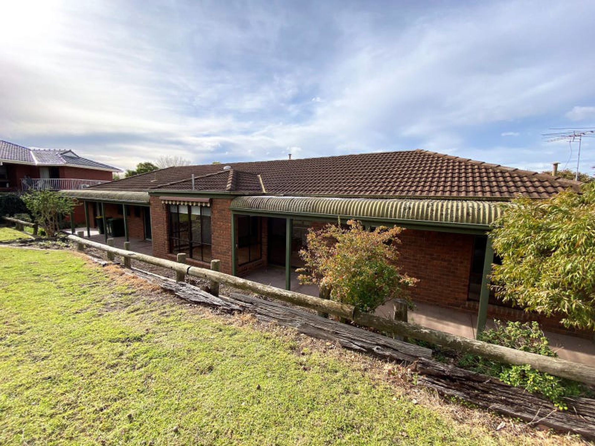 4 Royal Crescent, Hamlyn Heights