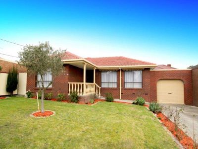 30 Sandalwood Drive, Oakleigh South