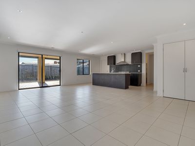 108 Oakbank Blvd, Whittlesea