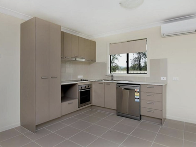 1 / 13 Glenwoods Dr, Glenvale