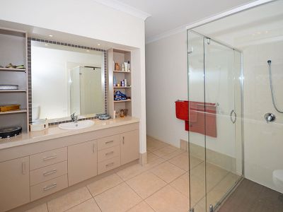 7 LAKES BOULEVARD, Burrum Heads