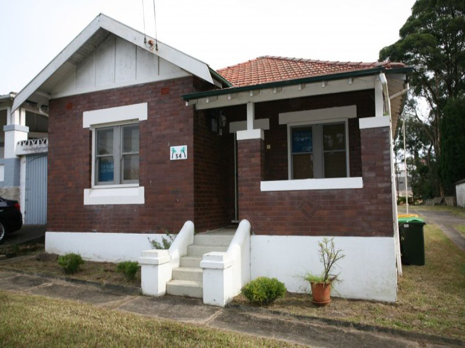 54 Eastern Valley Way, Northbridge