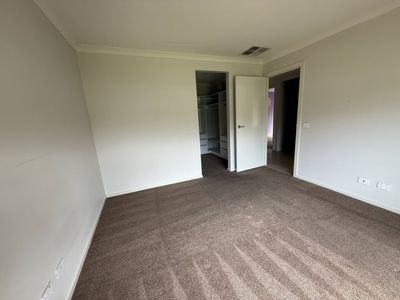 4 Gulf Road, Point Cook