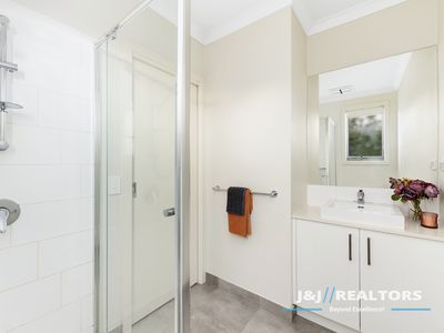 4 Cassa Blue Circuit, Narre Warren