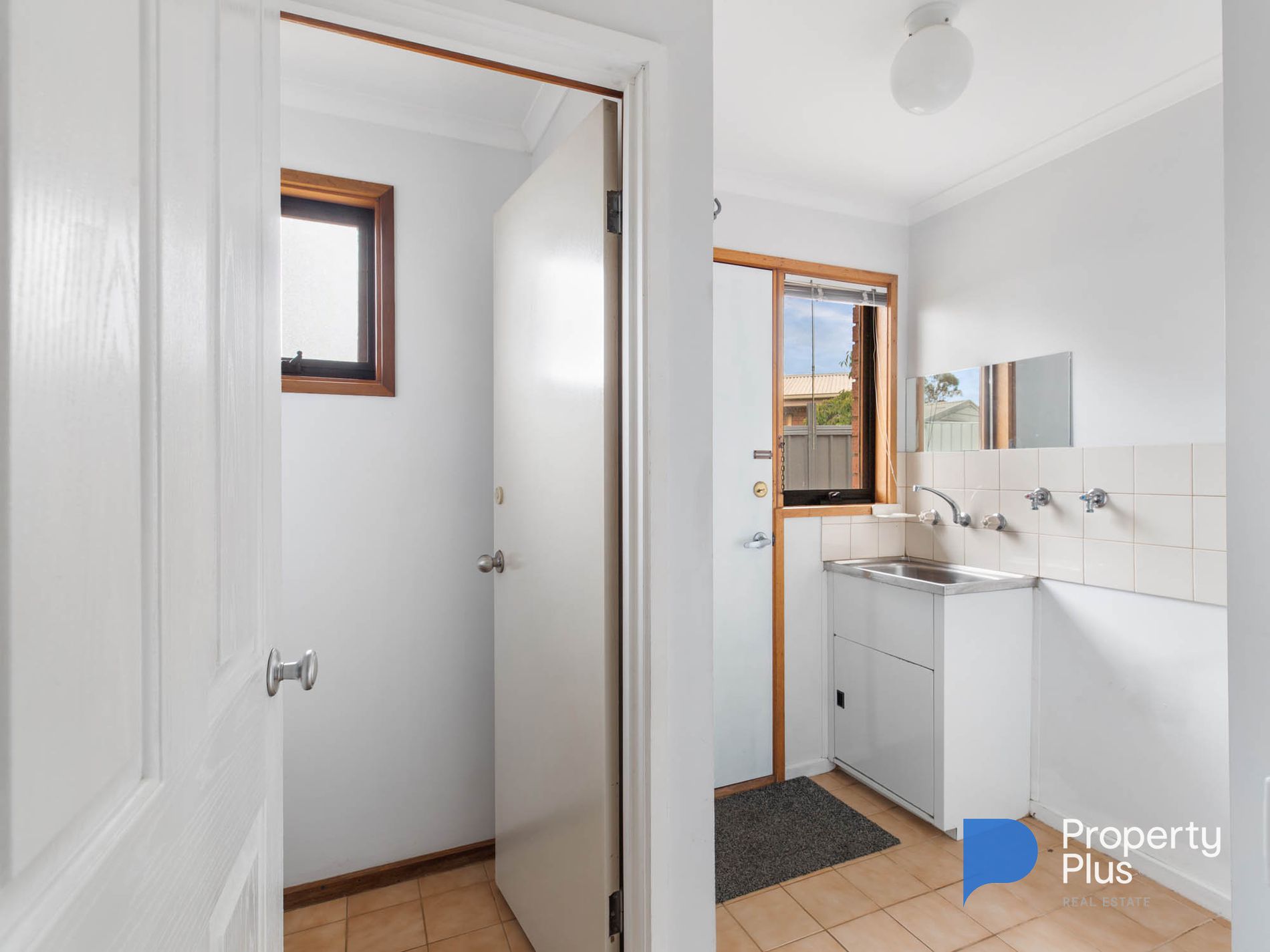 7 / 9 Crusoe Road, Kangaroo Flat