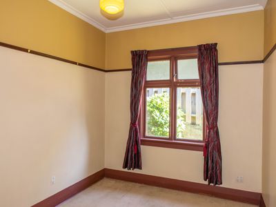 32 Garfield Avenue, Roslyn