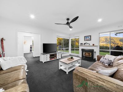 759 Mountain Creek Road, Tawonga