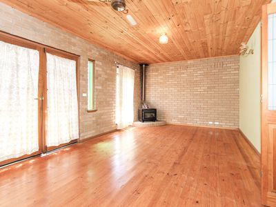 128 Railway Road, Elmore