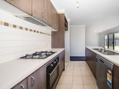 4 Billabong Crescent, Tarneit