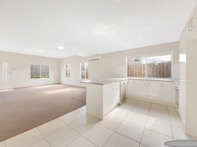 1 / 1 Collins Lane, Kin Kora