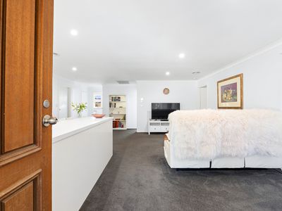 4 / 11 Eric Fenning Drive, Surf Beach