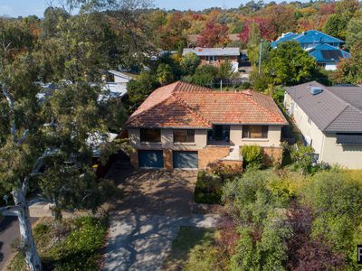 98 Hopetoun Circuit, Yarralumla