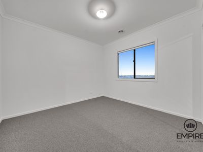 100 Clara Drive, Clyde North