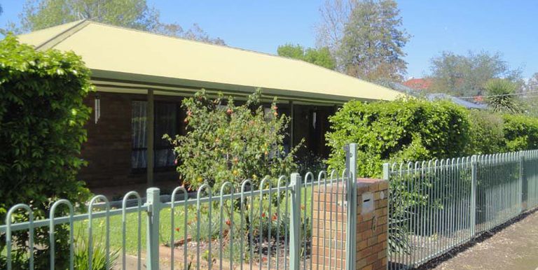 6 Lily Street, Violet Town