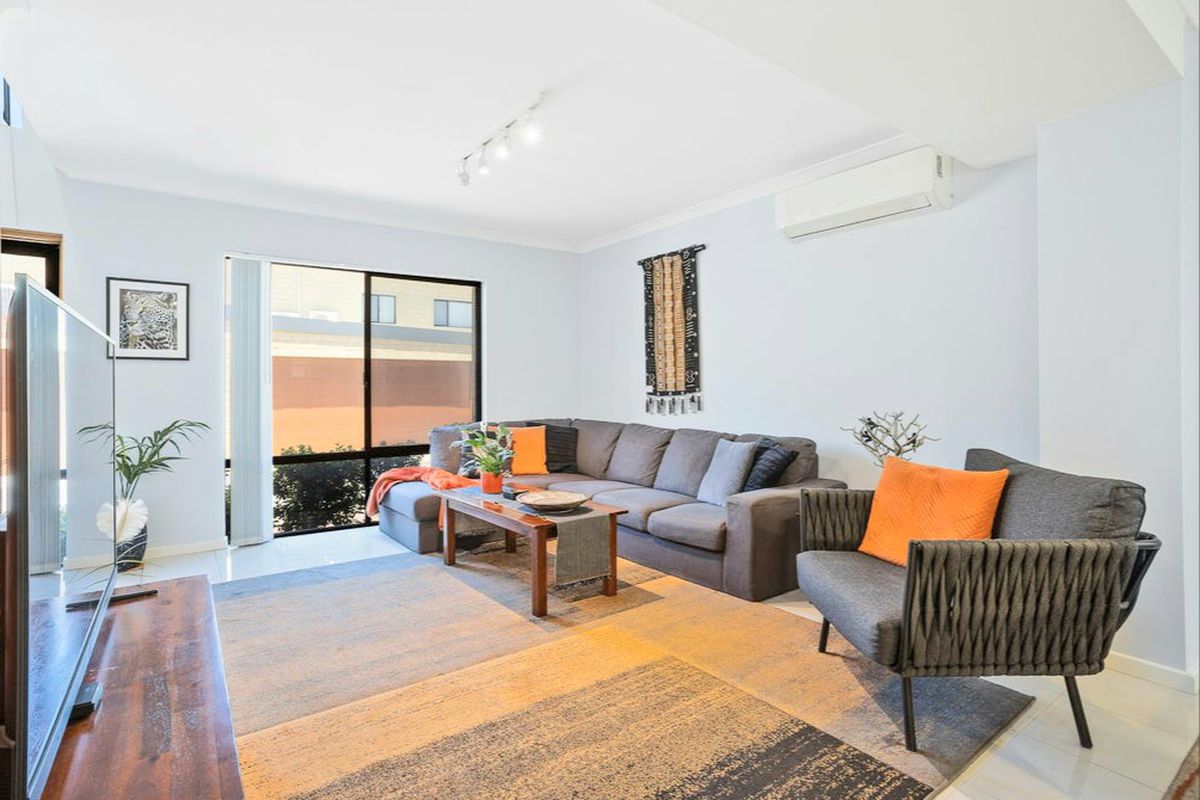 25 / 22 Rinaldo Crescent, Coolbellup