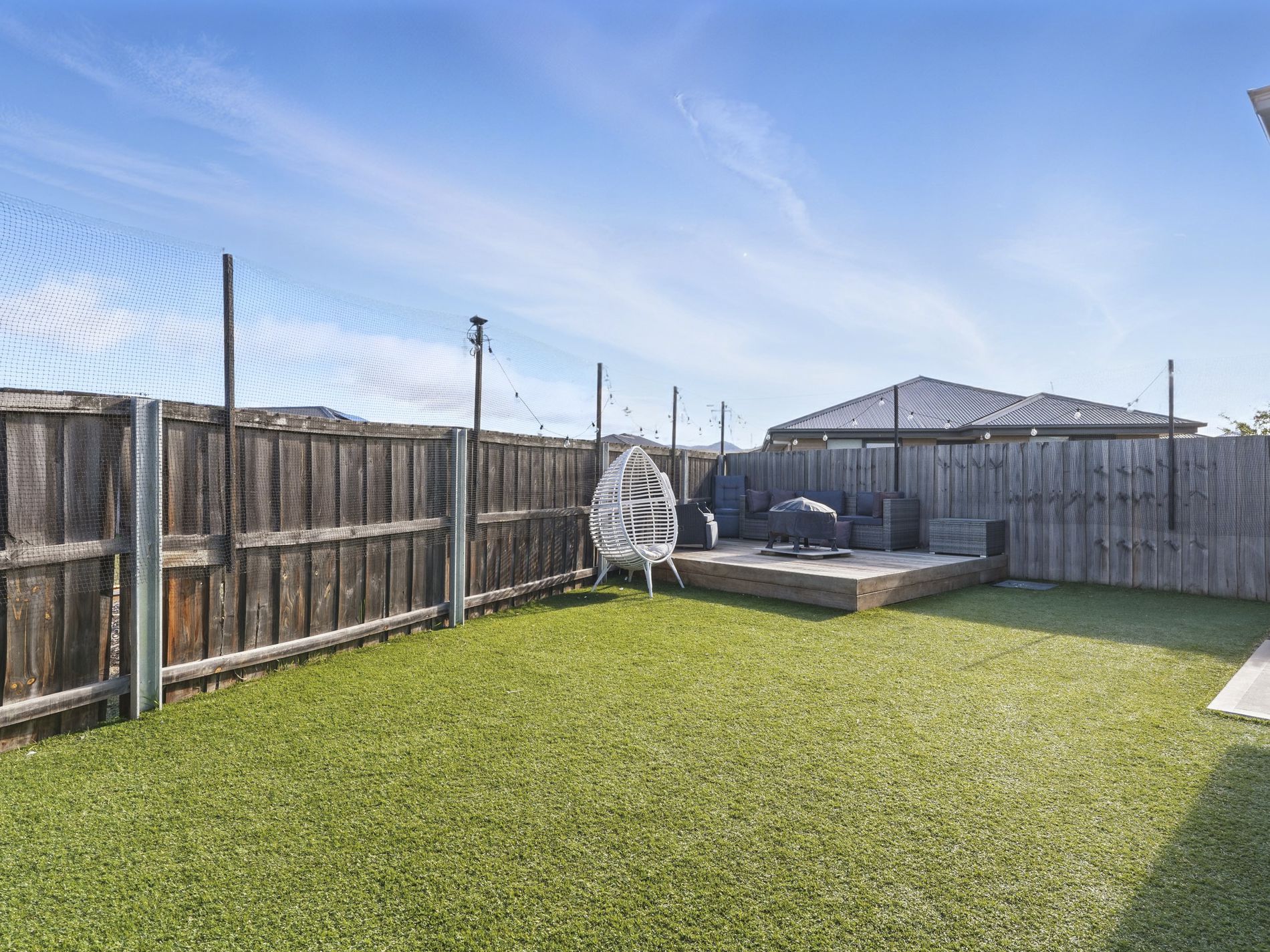 2 / 10 Curtain Court, Brighton