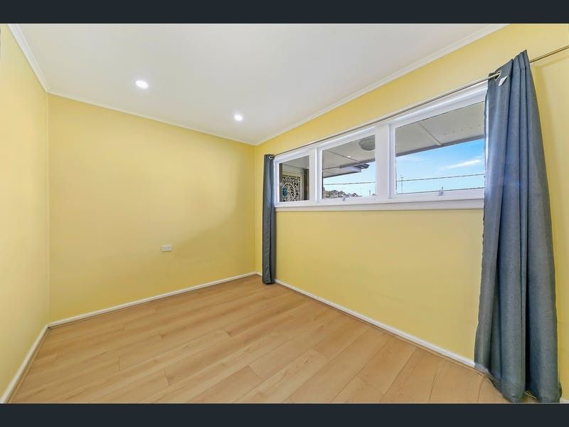 15 Moresby Crescent, Whalan