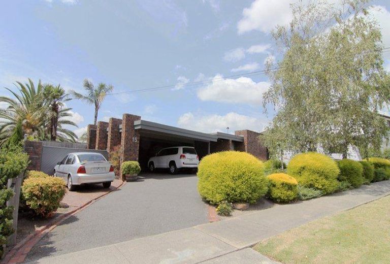 15 Outlook Drive, Dandenong North