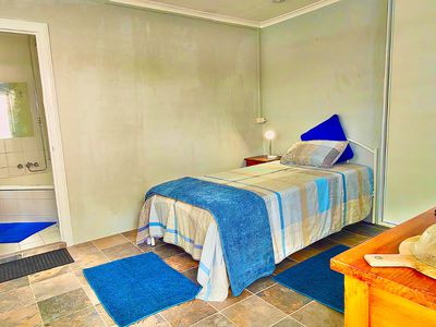 3 OLIVE STREET, Manoora