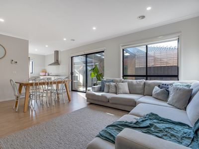 11 Hythe Place, Mickleham