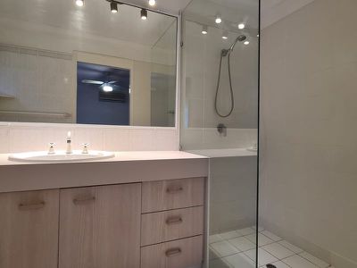 94 Passerine Drive, Rochedale South