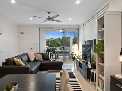 2 / 64 Pembroke Road, Coorparoo