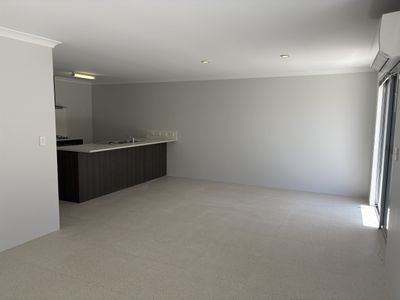 131 Lambeth Cir, Wellard