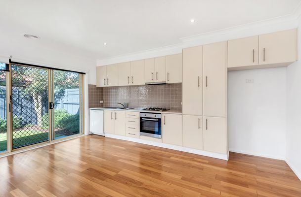 4 / 80 Rathcown Road, Reservoir