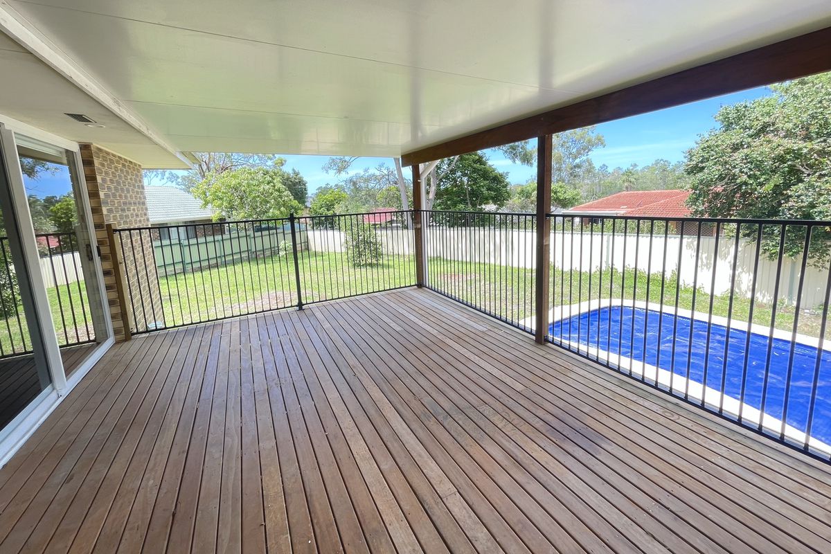 19 Narooma Place, Helensvale