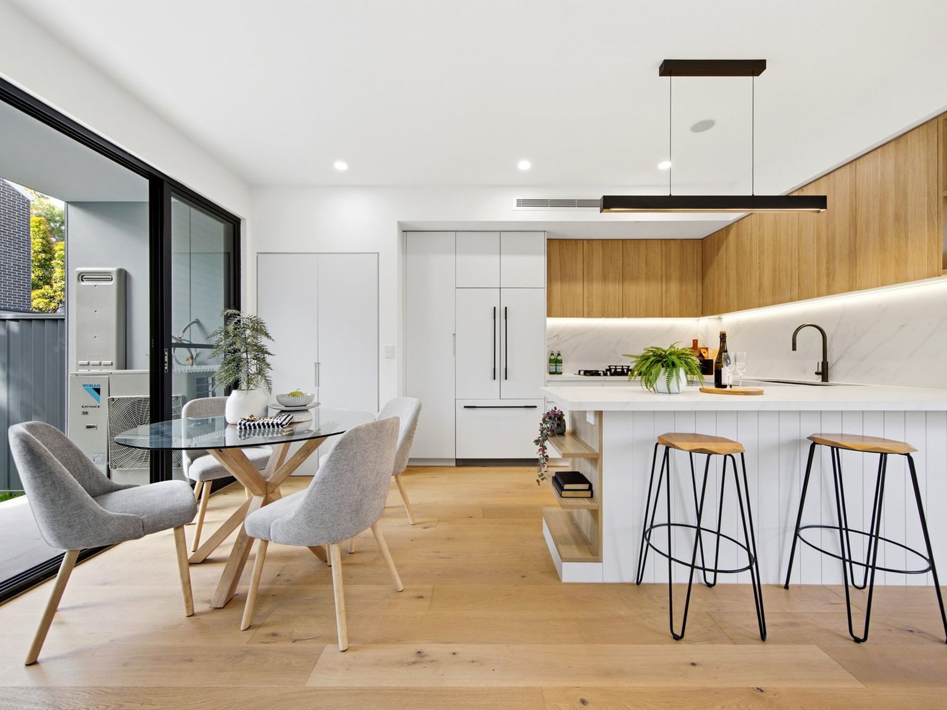 Townhouse / 9-9a Old Berowra Road, Hornsby