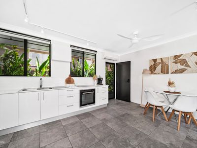 3 / 211 Lake Street, Cairns North