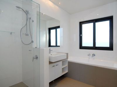 2/8 Sorrento Street, North Beach