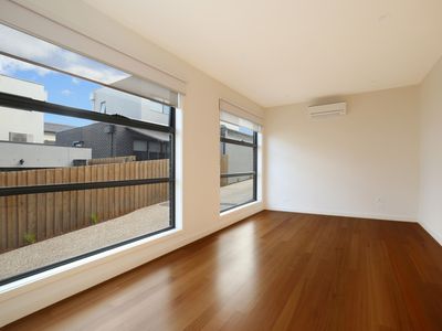 2/4 Hutchison St, Niddrie