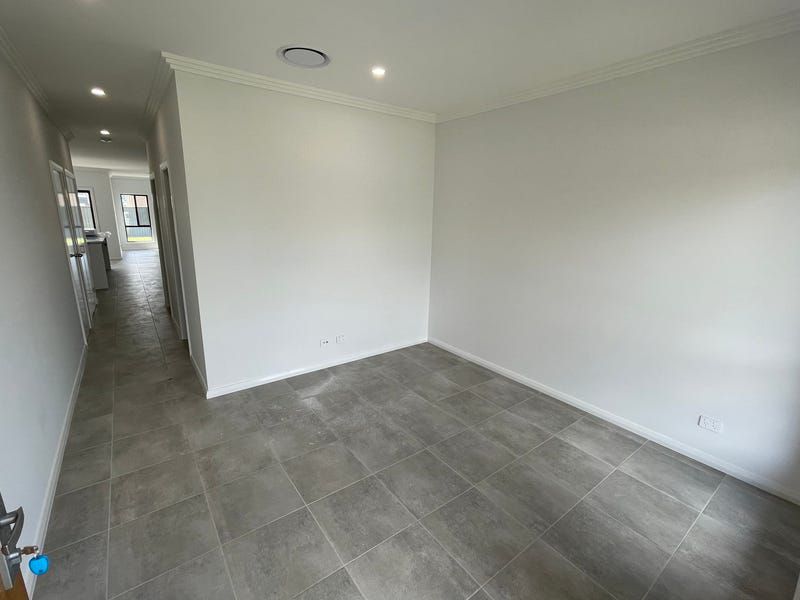 5 Narooma Street, Gregory Hills