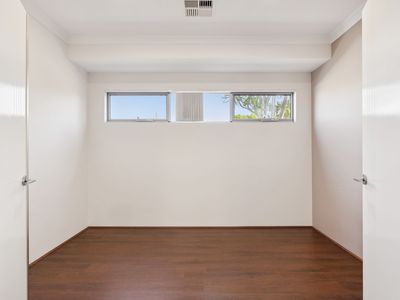 12A Loris Way, Kardinya