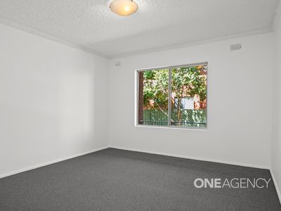 5 / 8 Peterborough Avenue, Lake Illawarra