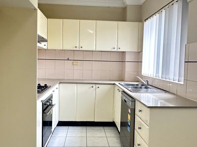 4 / 15-23 Mowle Street, Westmead