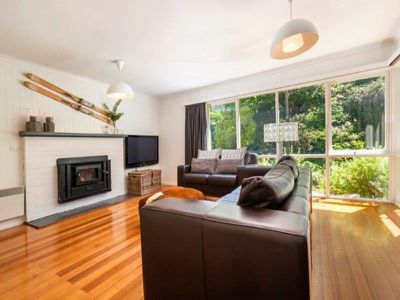 6 Cheniston Road, Mount Macedon