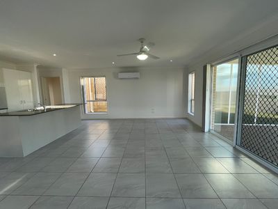 18 Mcveigh Street, Pimpama