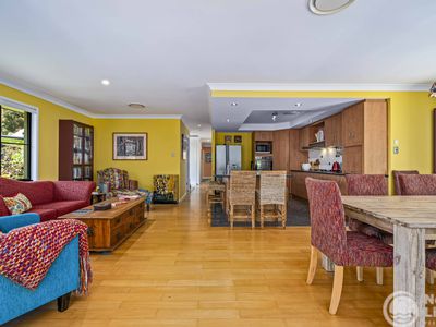 18 Flinders Way, Ocean Shores