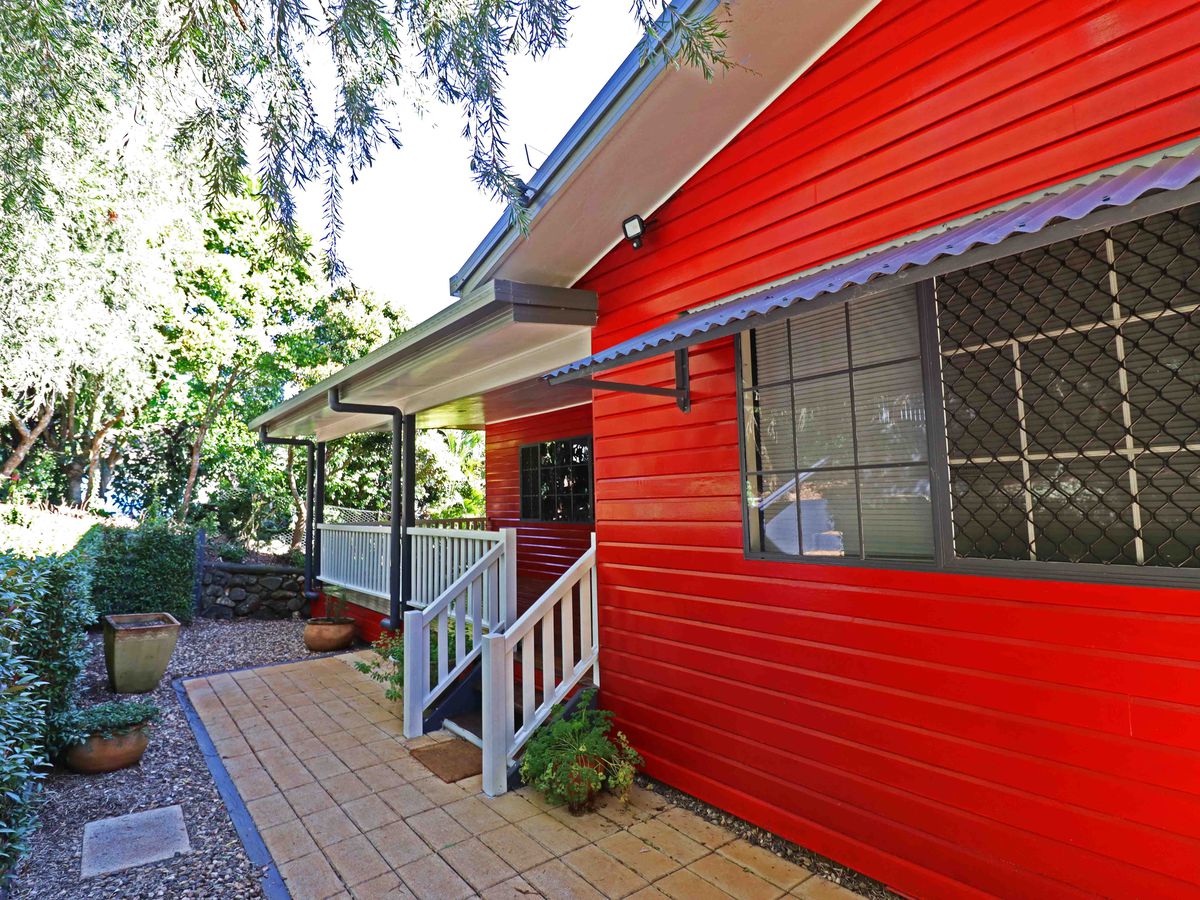 25 TWELFTH AVENUE, Atherton