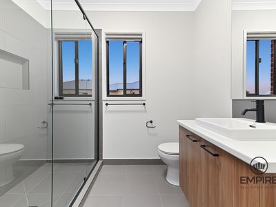 14 Labrador St, Clyde North